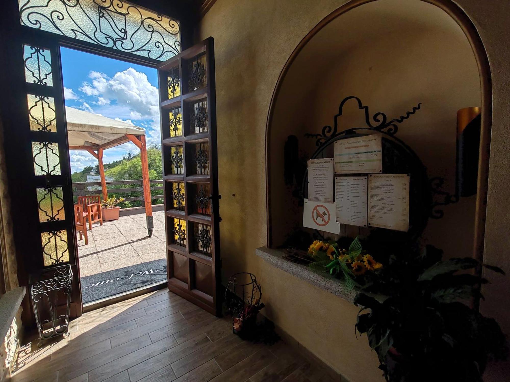 Hotel Panoramico Lago D'Orta (Adults Only) Madonna Del Sasso 外观 照片