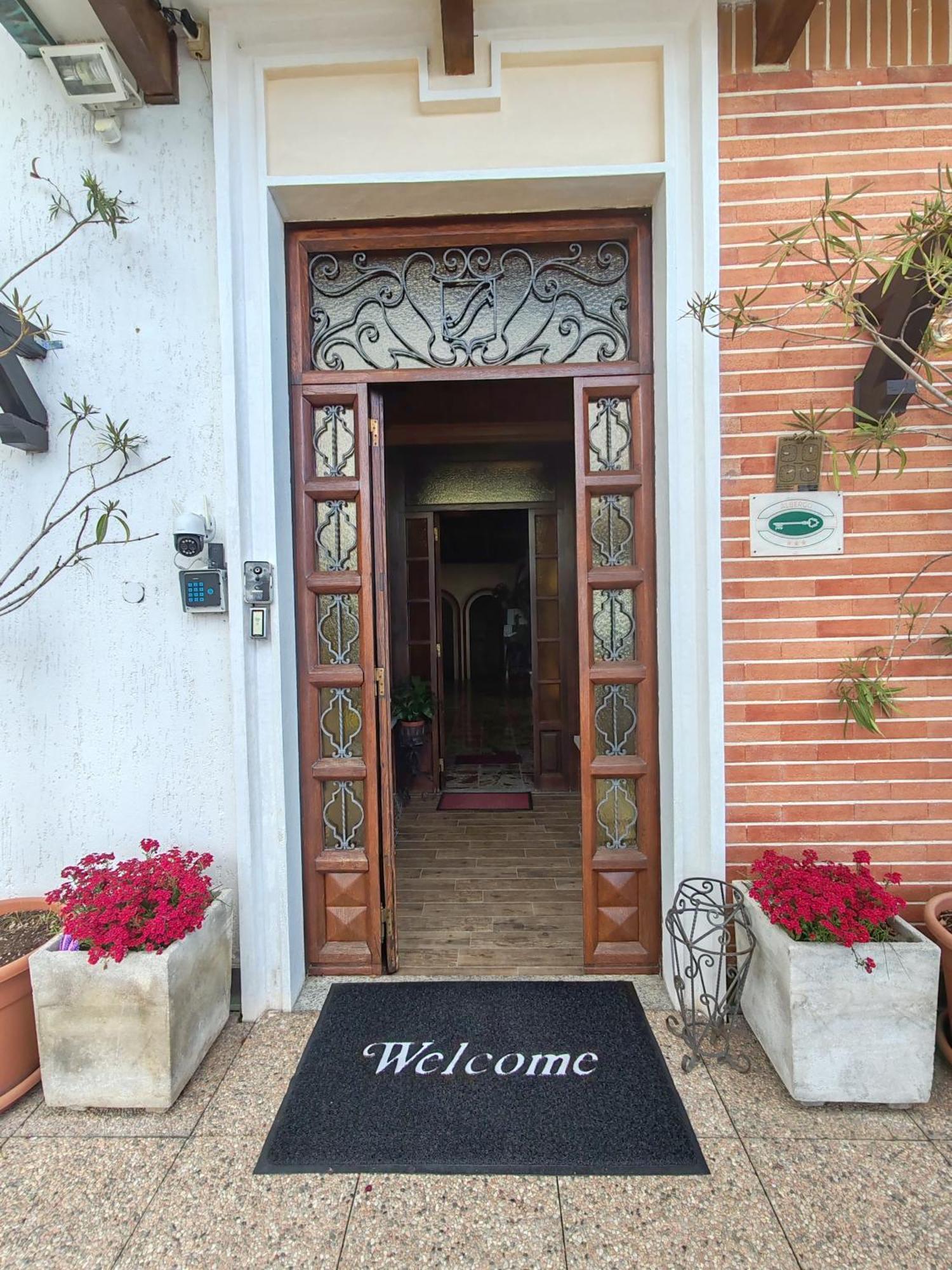 Hotel Panoramico Lago D'Orta (Adults Only) Madonna Del Sasso 外观 照片