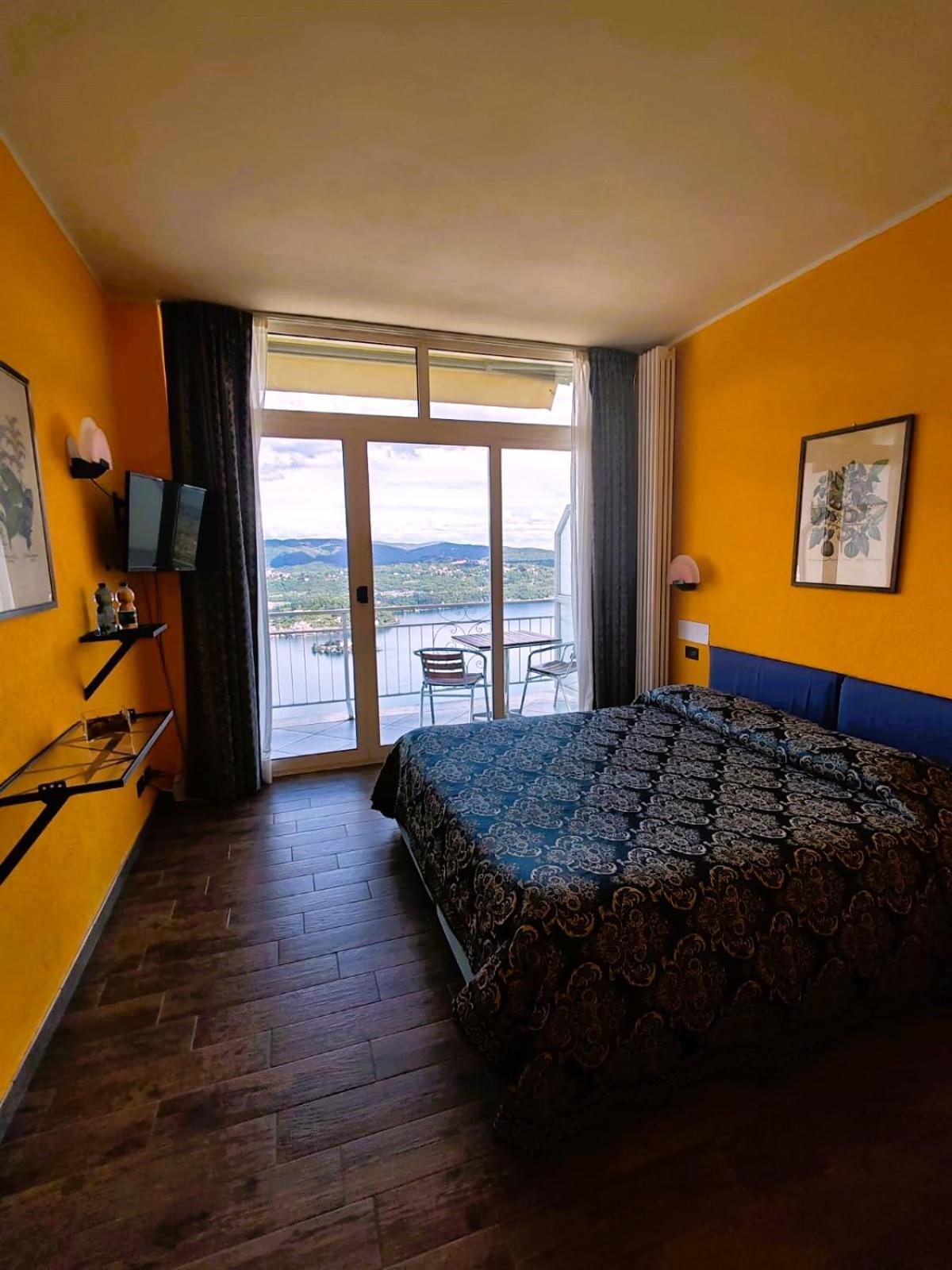 Hotel Panoramico Lago D'Orta (Adults Only) Madonna Del Sasso 外观 照片