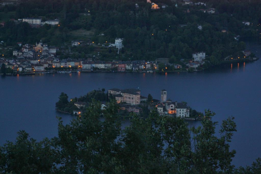 Hotel Panoramico Lago D'Orta (Adults Only) Madonna Del Sasso 外观 照片