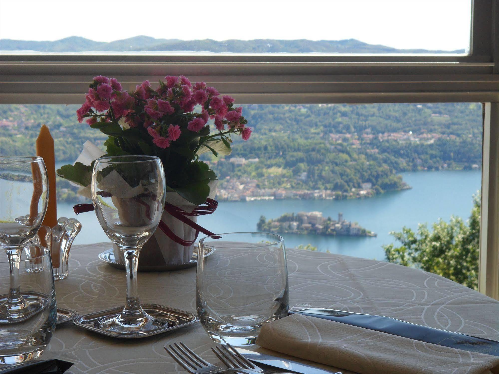 Hotel Panoramico Lago D'Orta (Adults Only) Madonna Del Sasso 外观 照片